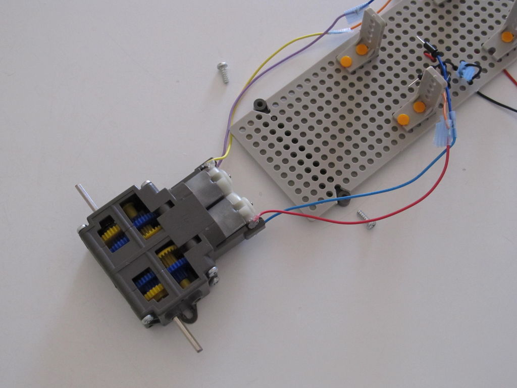 Easy Inverted Pendulum Balancing Robot circuit