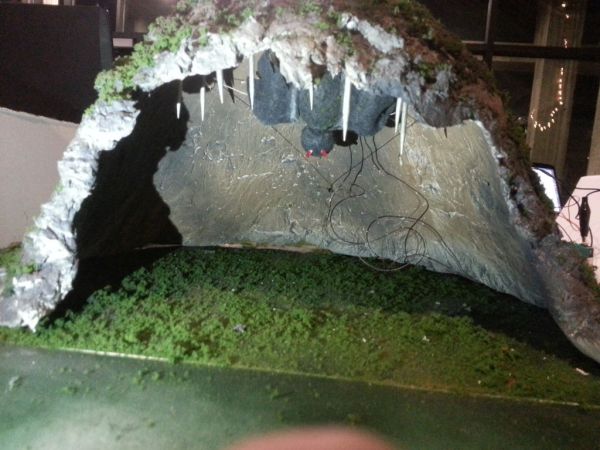 arduion Diorama Bat in the cave (1)